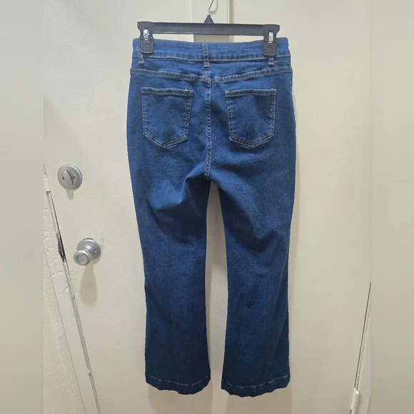 Vintage-Style Dark Wash Flare Jeans - Picture 7 of 12